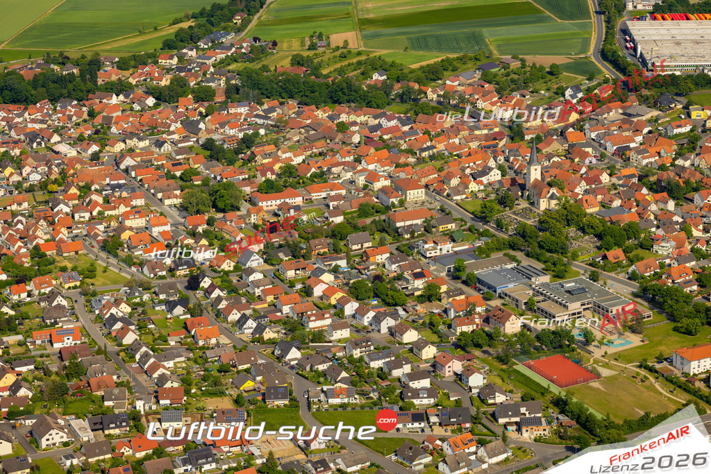 Das Luftbild zeigt  Knetzgau - Die Luftaufnahme wurde 2023 vom UL-Flugzeug aus erstellt ( keine Drohne ) - Hochauflösende Luftaufnahme - Für grossformatige Ausdrucke geeignet. Die Geschenkidee !Mit Lizenz und Bildrechte bestellbar