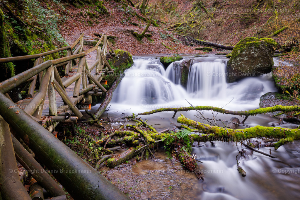 Wasserfall in der Ehrenbachklamm | Dennis-Brueckmann-Fotografie - Realisiert mit Pictrs.com