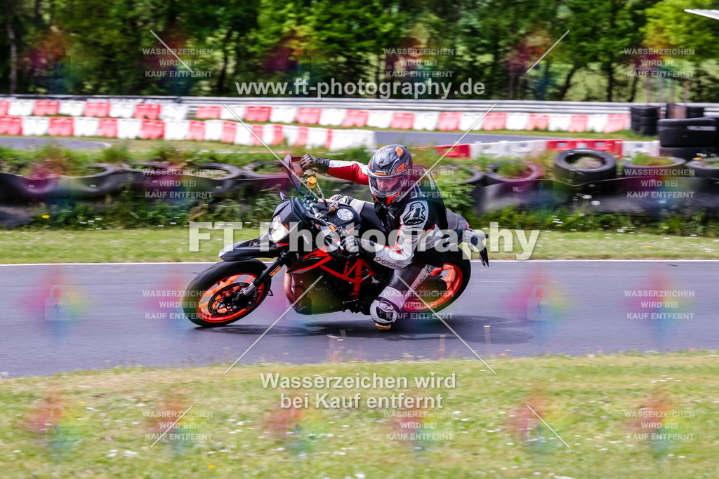 MotoTeamVBK-20708 | Hier findet Ihr Bilder von Touristenfahrten auf der Nürburgring Nordschleife oder von anderen Veranstaltungen die ich besucht habe. Viel Spass beim Durch Schauen 