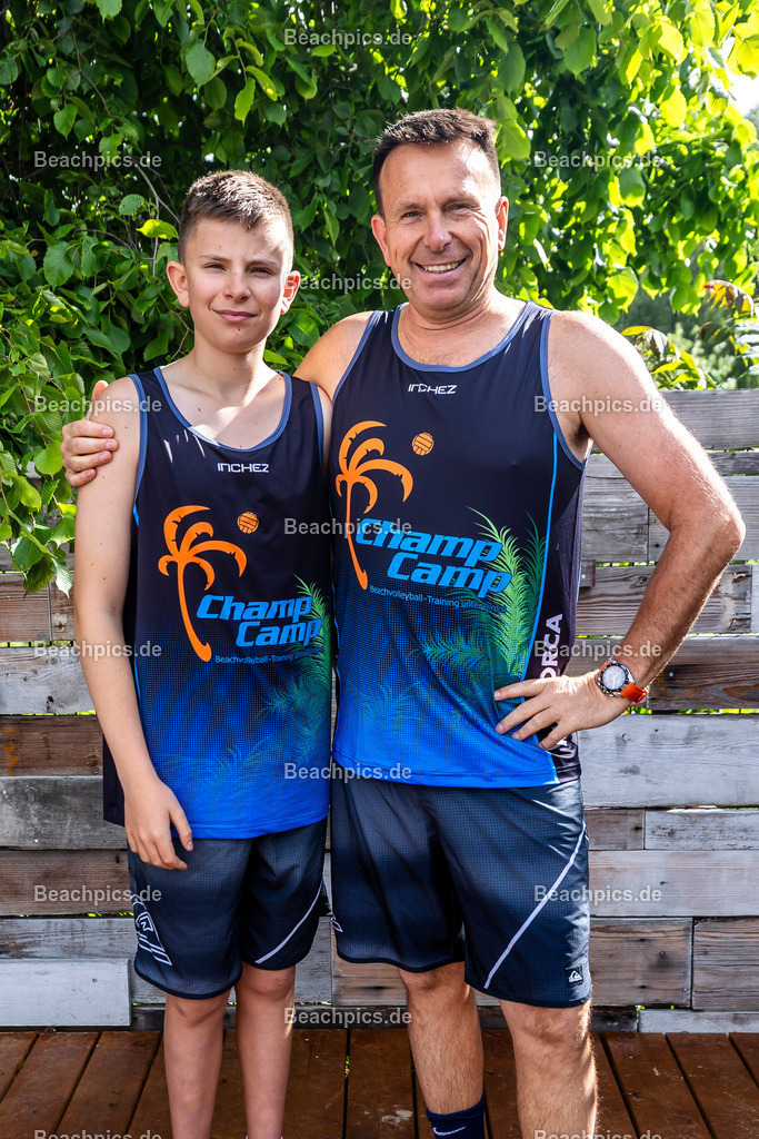 2025-200076001-Vater-Sohn-Turnier-Familienfotos | Pinar Atalay, Bundeskanzler Friedrich Merz 29.05.2025; Berlin Foto: Gerold Rebsch - www.beachpics.de