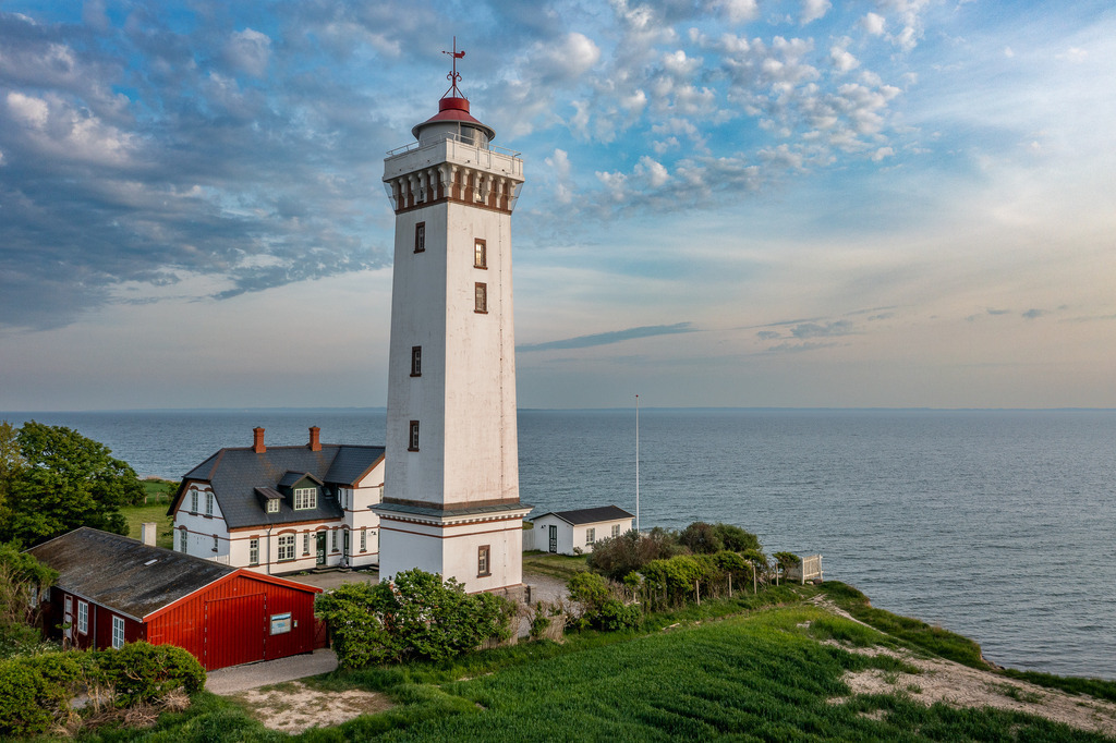 daenemark-2022-069 | Der Leuchtturm bei Helnæs auf der dänischen Ostseeinsel Fünen/Fyn - Realisiert mit Pictrs.com