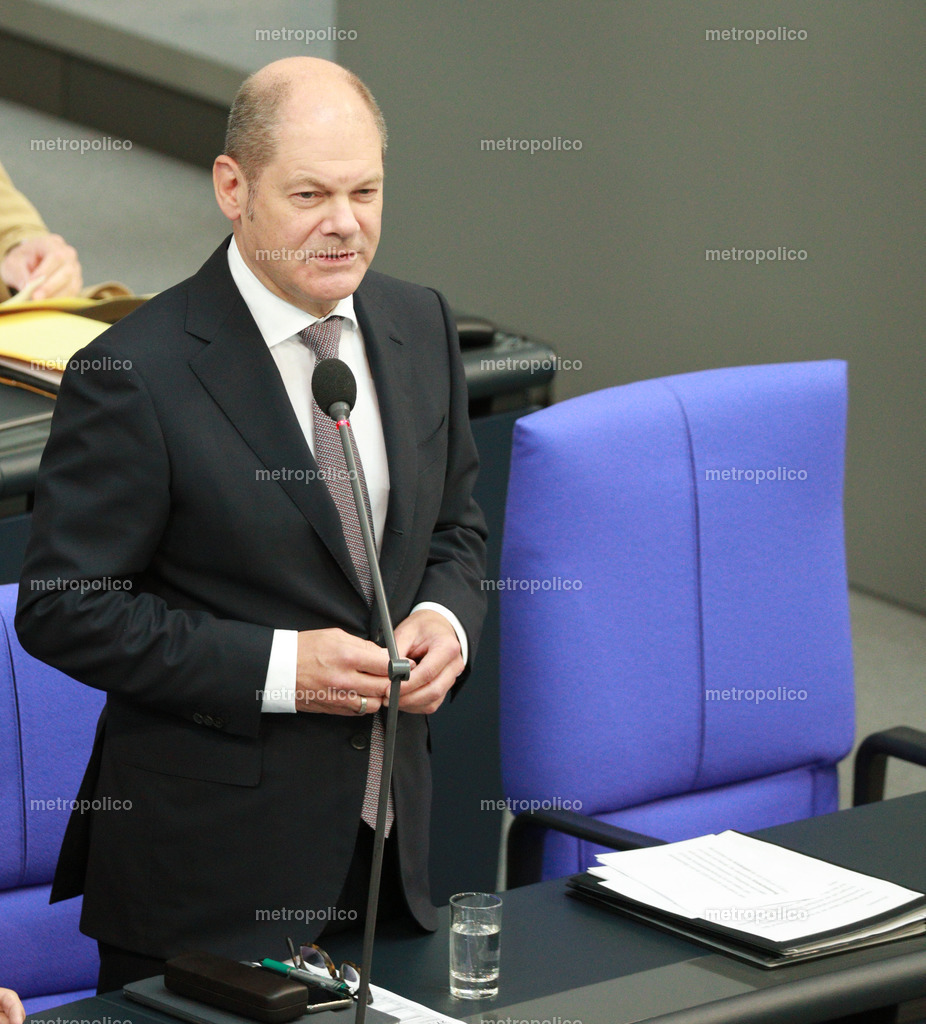 Olaf Scholz antwortet als Finanzminister von der Regierungsbank (3) | Metropolico