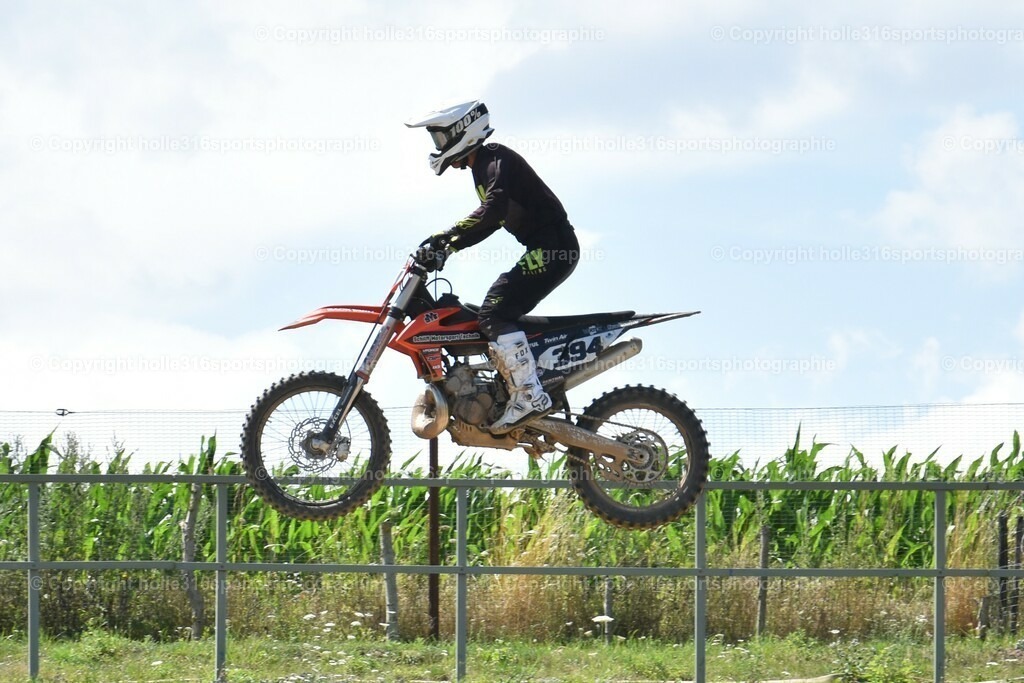 DSC_0332 (2) | Sportfotografie , Motorsport, Motoross, Reitsport, Mointainbike, Enduro,
Landschaft , Outdoor, Eventfotografie, Landschaft, Bilder online bestellen - Realisiert mit Pictrs.com