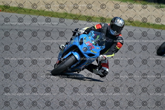 26BT02-1678 | markuskiefer.com - Realisiert mit Pictrs.com