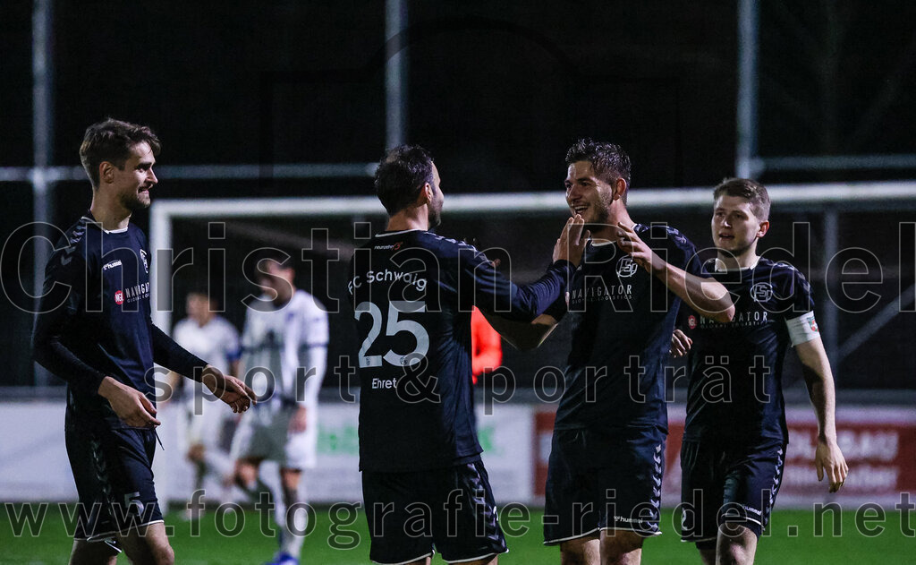 2024-03-15_099_FC_Schwaig_gegen_1_FC_Garmisch-Partenkirchen | Oberding, Deutschland, 15.03.2024:
Fußball, Landesliga Südost 2023 / 2024, 25. Spieltag, FC Schwaig gegen 1. FC Garmisch-Partenkirchen, Endergebnis: 4:0

Jubel nach dem 2:0 durch Raffael Ascher (FC Schwaig, #9)
Mario Simak (FC Schwaig, #5), Nils Ehret (FC Schwaig, #25), Raffael Ascher (FC Schwaig, #9), Tobias Jell (FC Schwaig, #2)

Foto: Christian Riedel / fotografie-riedel.net