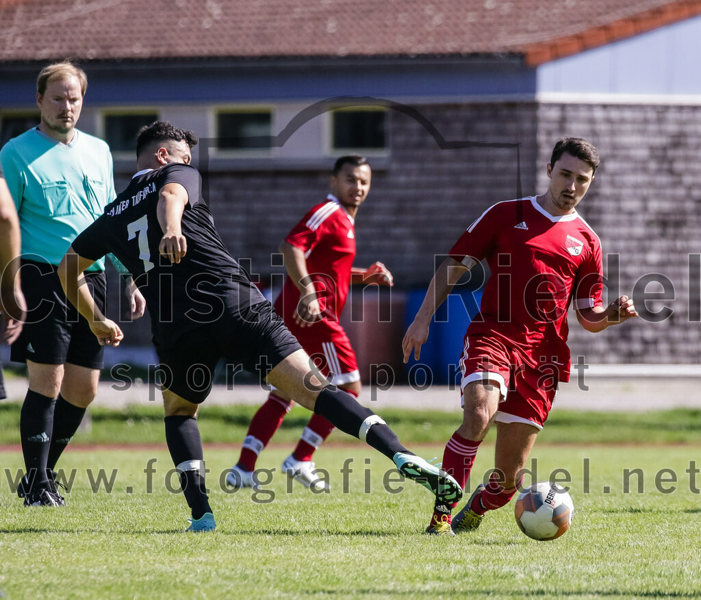 2023-09-02_022_SG_Markt_Schwaben_II_gegen_SV_Internationale_Taufkirchen_II | Markt Schwaben, Deutschland, 02.09.2023:
Fußball, C-Klasse 2023 / 2024, 3. Spieltag, (SG) Markt Schwaben II gegen SV Internationale Taufkirchen II, Endergebnis: 6:2

Volkan Tekin (SV Internationale Taufkirchen, #7), Lukas Aschenbrenner (SG Markt Schwaben, #10)

Foto: Christian Riedel / fotografie-riedel.net