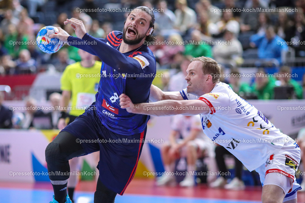 EHFEURO20012401017 | 20.01.2024, EHF EURO 2024, Männer Europameisterschaft Handball, Lanxess Arena in Köln, Frankreich - Island: Elohim Prandi (Frankreich) gegen xx14
