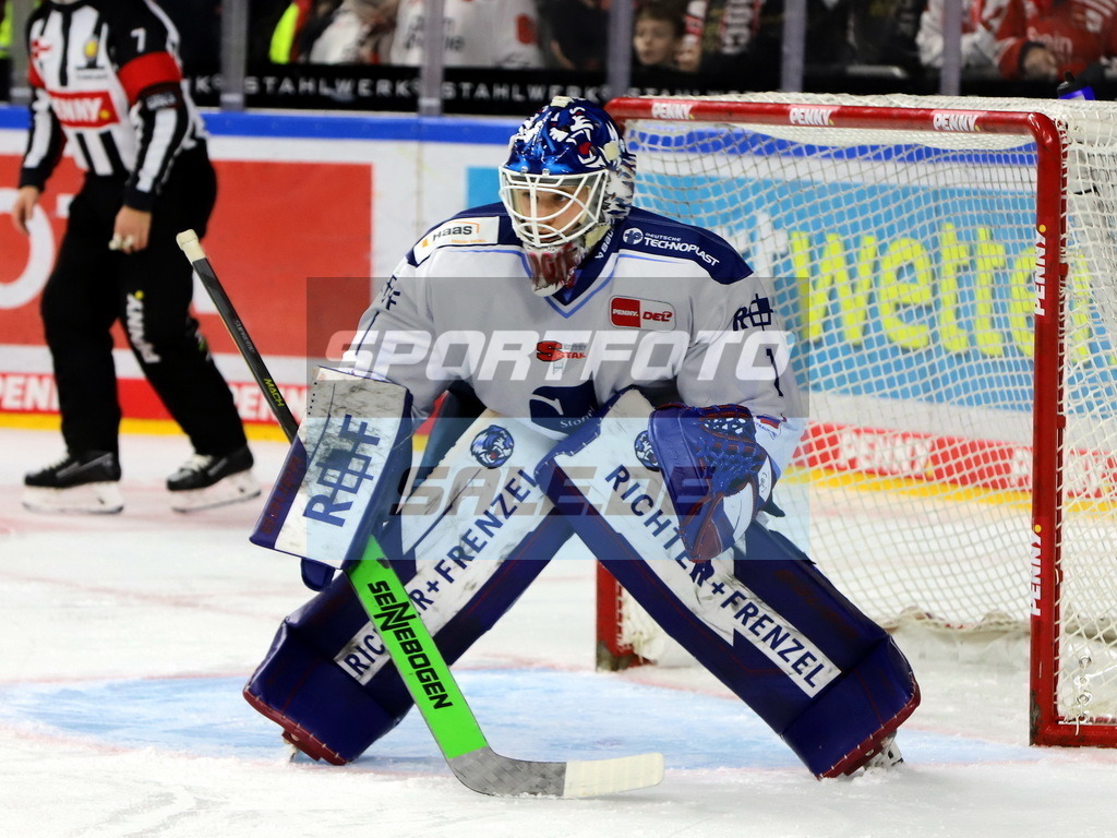 Florian Bugl - STR | Florian Bugl - STR - Realisiert mit Pictrs.com