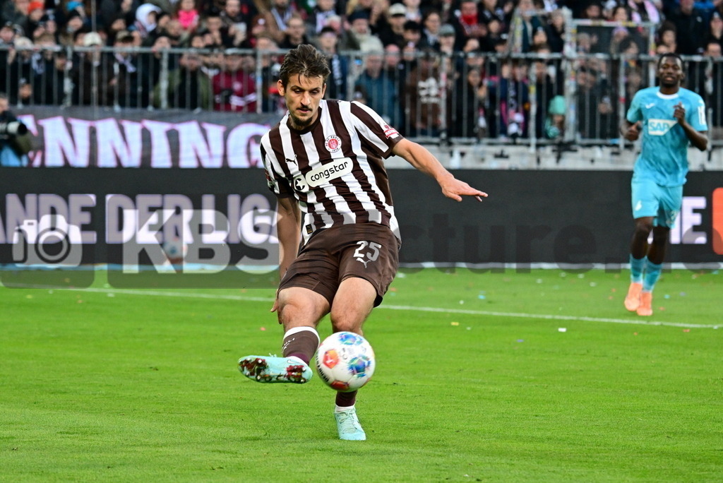 KBS Picture_FCStPauli-Hoffenheim_022 | Dzwigata Adam (St.Pauli) ,Sportplatz :  Millerntor Stadion, - Realisiert mit Pictrs.com