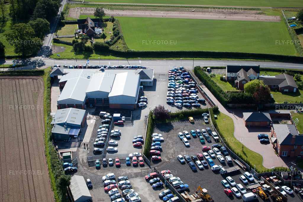 Vue aérienne: Garage Edwards Hyundai Baynhall, 19 Main Road, Kempsey, Worcester, Worcestershire à Draycott dans le département Angleterre, Grande Bretagne.Photo: IMG_40651(39591).jpg prise le 11/06/2011 par Werner Riehm/FLY-FOTO.euRésolution de l'original: 4752 x 3168 px