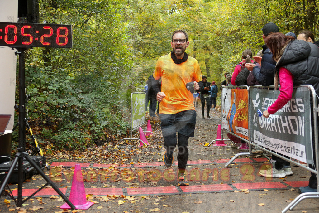 251026_1307_EX1_2548 | Sportfotografie im Rhein-Sieg Kreis, Köln, Bonn, NRW, Rheinland Pfalz, Hessen, etc. Unser Tätigkeitsfeld umfasst den Laufsport vom Volkslauf über den Marathon, Duathlon, Triathon bis zum Ultralauf wie Kölnpfad Ultra oder Schindertrail.