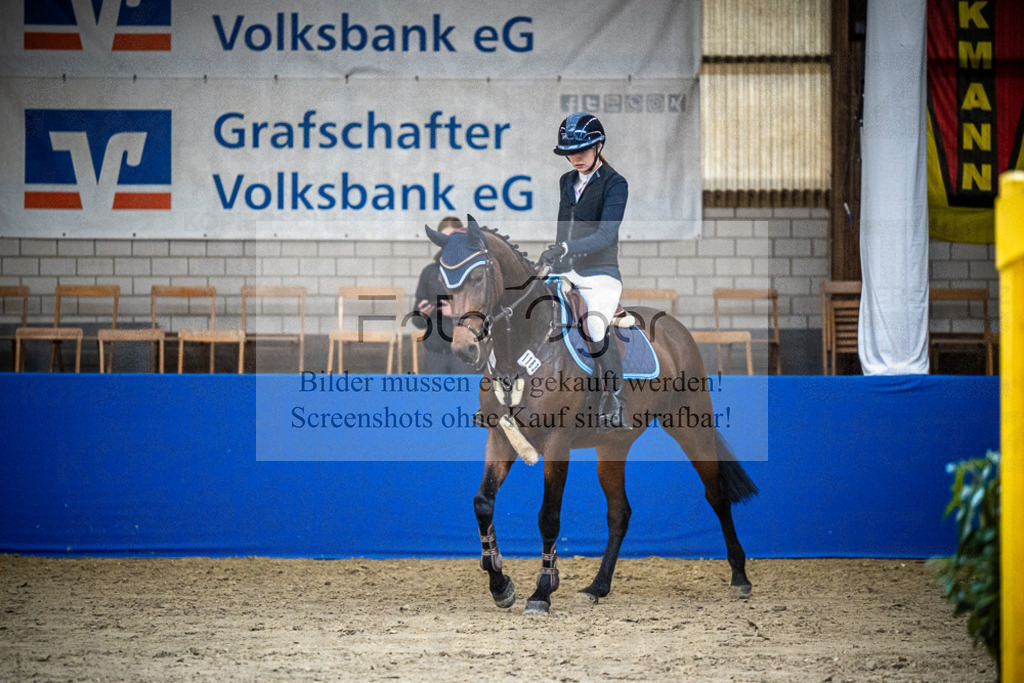 DOS_2440 | Entdecke hochwertige Reitturnierfotos von Foto Oger. Professionell, emotional und authentisch – jetzt Lieblingsmomente im Shop bestellen.Deutschlandweite Turnierfotografie. - Realisiert mit Pictrs.com