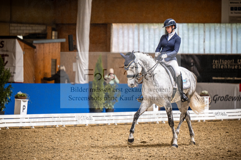 DOS_3105 | Entdecke hochwertige Reitturnierfotos von Foto Oger. Professionell, emotional und authentisch – jetzt Lieblingsmomente im Shop bestellen.Deutschlandweite Turnierfotografie. - Realisiert mit Pictrs.com