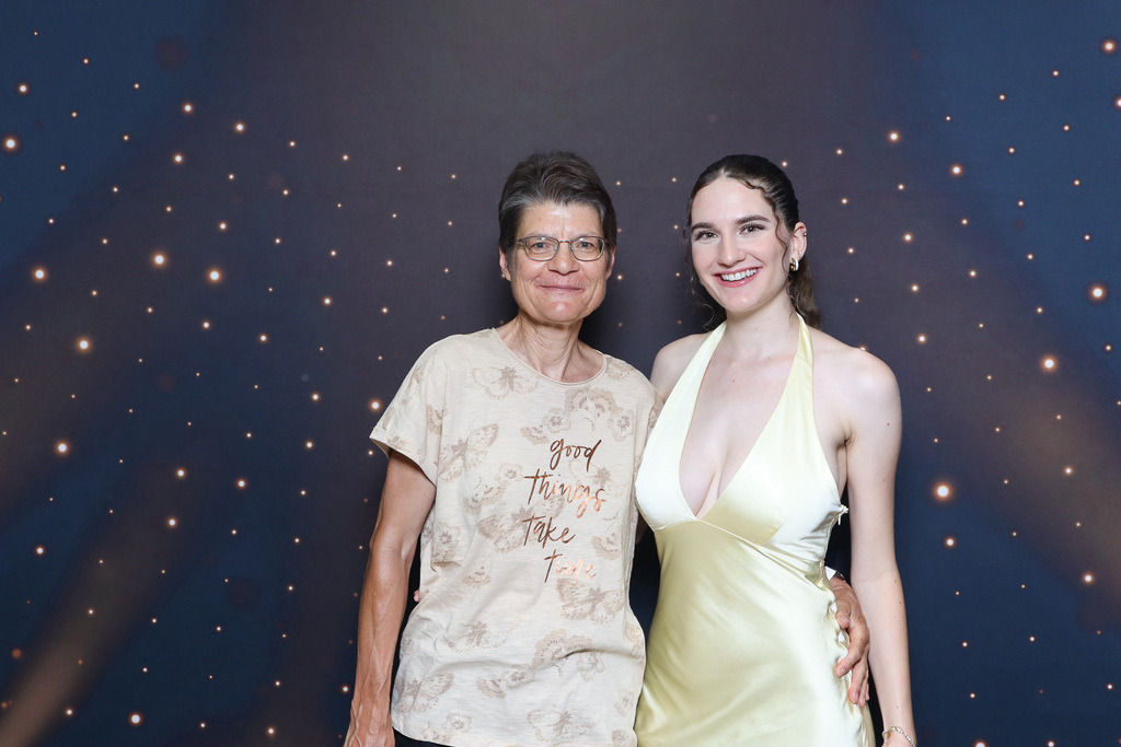 ZD260628112736-75 | Fotoshop von zweidimensional Fotografie. Ihr Fotograf im Aargau. Abzüge von Ihrem Fotobox Event bestellen.Abzüge von Ihrem Hochzeit bestellen.Abzüge von Ihrem Schulfotograf bestellen.