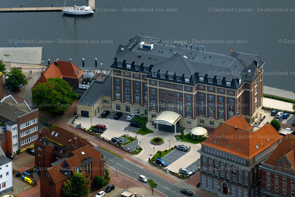4038511 | EMDEN 09.08.2020 Gebäudekomplex der Hotelanlage " Hotel am Delft " in Emden im Bundesland Niedersachsen, Deutschland. Weiterführende Informationen bei: Delft Hotel GmbH &amp; Co. KG. // Complex of the hotel building " Hotel on Delft " in Emden in the state Lower Saxony, Germany. Further information at: Delft Hotel GmbH &amp; Co. KG. Foto: Gerhard Launer
