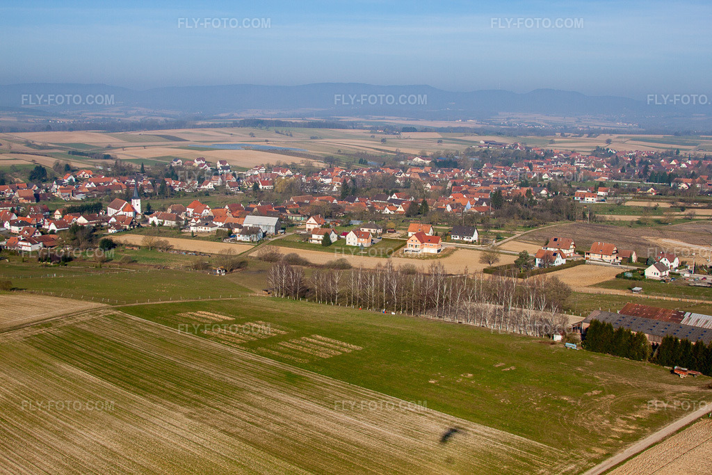 Aerial view: View of the town in Seebach in the state Bas-Rhin, France.Photo: IMG_62690.jpg taken on 03/09/2014 by Werner Riehm/FLY-FOTO.comResolution of the original: 4752 x 3168 px