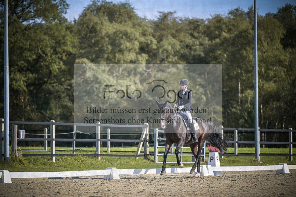 DOS_1934 | Entdecke hochwertige Reitturnierfotos von Foto Oger. Professionell, emotional und authentisch – jetzt Lieblingsmomente im Shop bestellen.Deutschlandweite Turnierfotografie. - Realisiert mit Pictrs.com