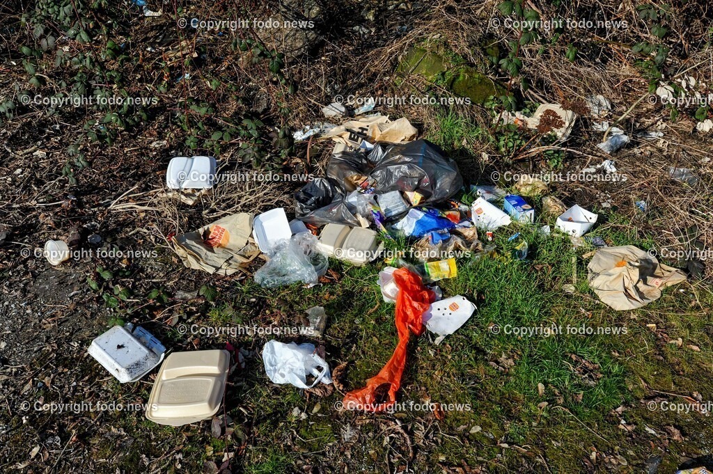 Deutschland_ Baden-Wuerttemberg_ Heilbronn_ 21.02.2025-46 | 21.02.2025, Deutschland, GER, Baden-Wuerttemberg, Heilbronn im Bild Themenbild, Stadtansichten, Muell, Mist, Abfall, Sperrmuell, Illegal, Entsorgung, Strassenrand, Plastik, Papier, Natur