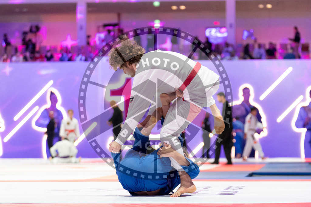20231109PBB5834 | Fighters compete during the AJP World Professional Championship in the Mubadala Arena in Abu Dhabi, Arab United Emirates, on November 9, 2023.