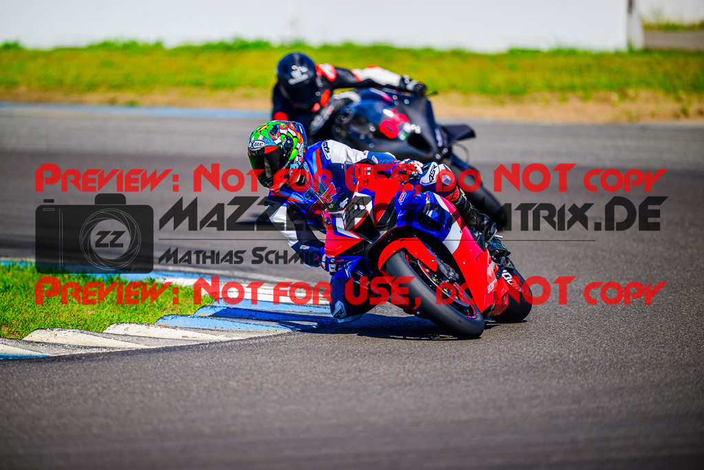 MaZZes_FotoMatrix_240520_6021986_7258 | WEISS