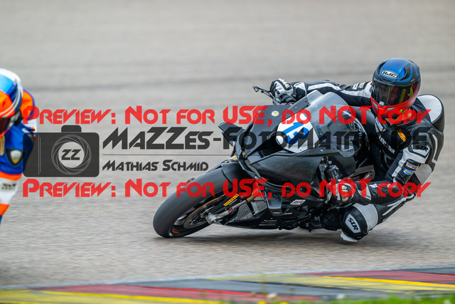 MaZZes_FotoMatrix_240504_6007705_3182 | STK1000