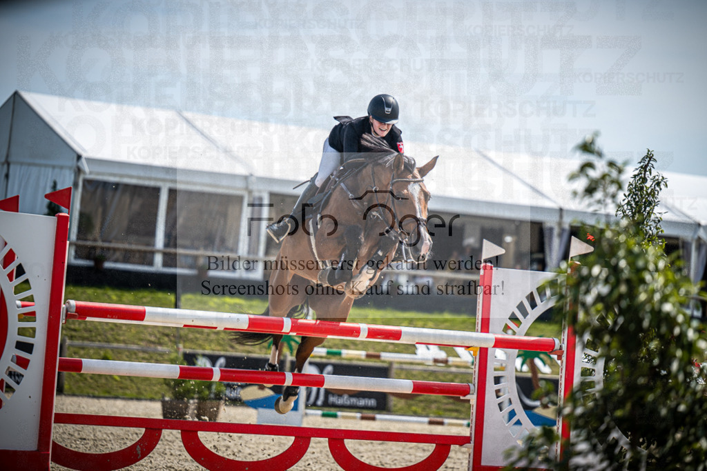 DOS_7324 | Entdecke hochwertige Reitturnierfotos von Foto Oger. Professionell, emotional und authentisch – jetzt Lieblingsmomente im Shop bestellen.Deutschlandweite Turnierfotografie. - Realisiert mit Pictrs.com