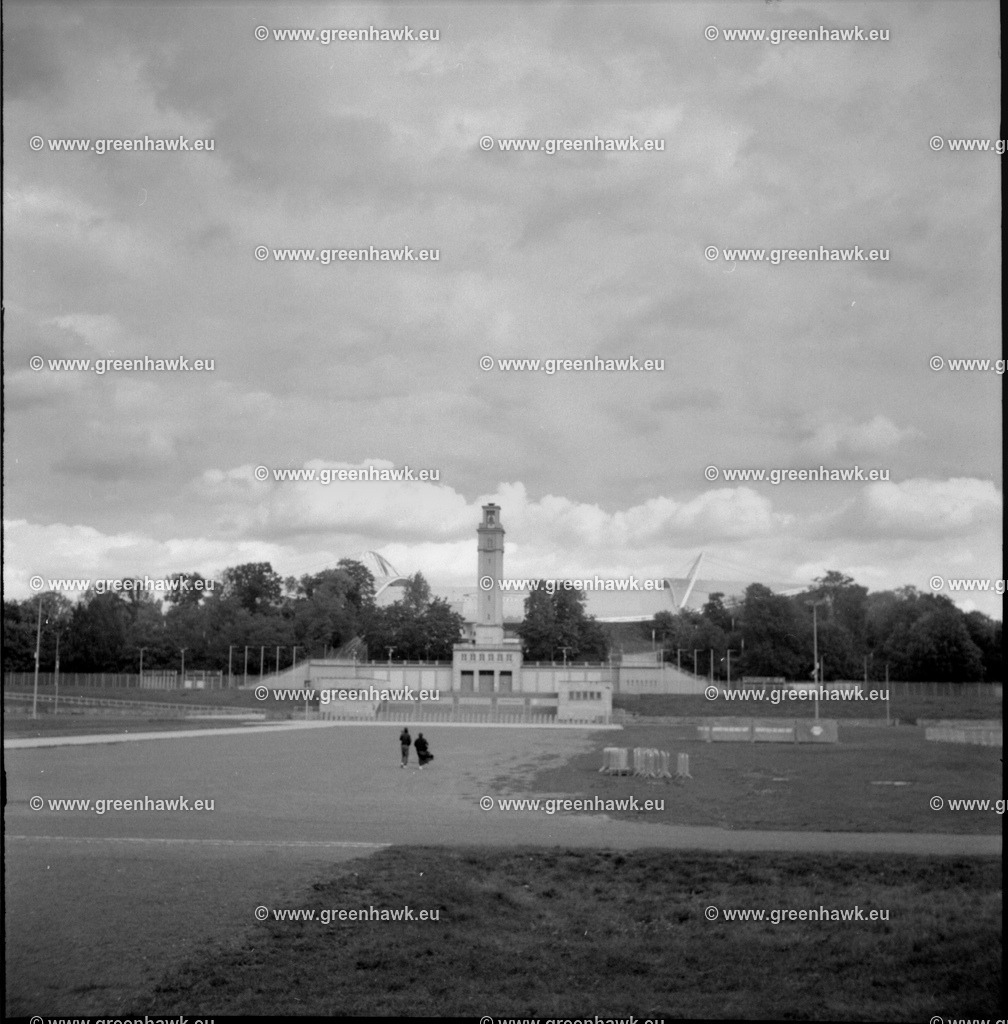 2025-10-09-0007 | Greenhawks Bilder Shop für Landschaften, Urban, Tiere und weiteres als Poster Leinwand oder Fotogeschenk für Ostern Weihnachten oder Geburtstag  - Realisiert mit Pictrs.com