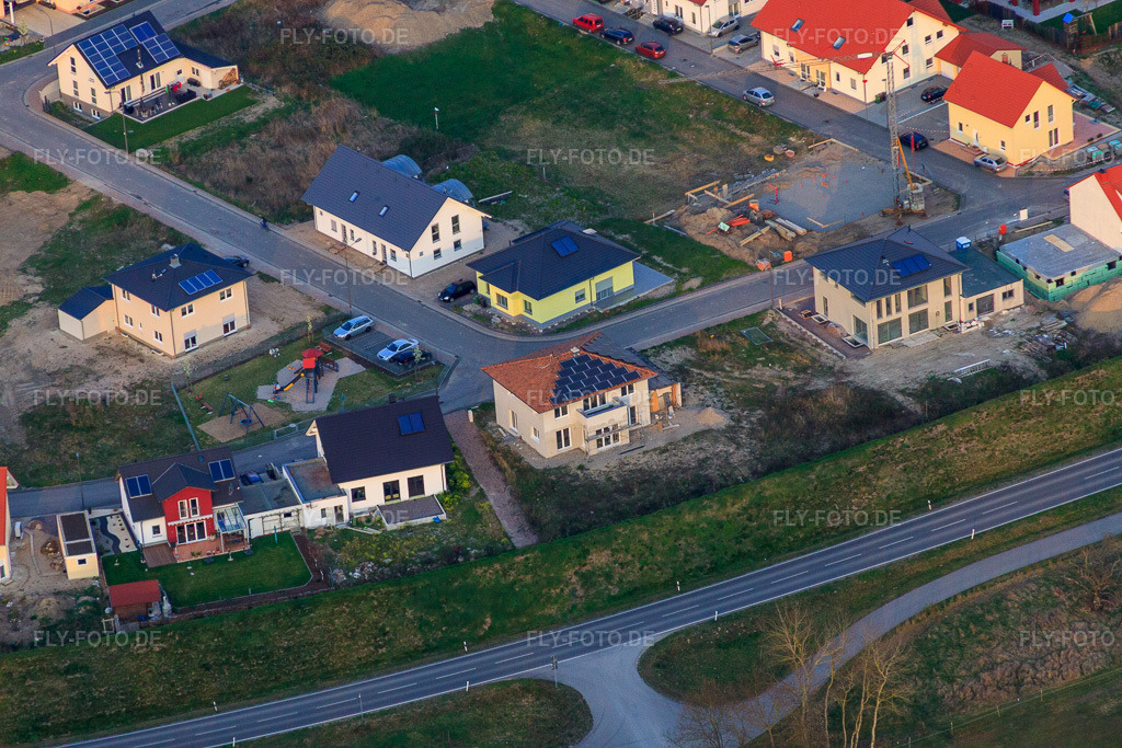 Luftbild: Falkenweg in Jockgrim im Bundesland Rheinland-Pfalz in Deutschland. Foto: IMG_63349.jpg vom 28.03.2014 durch Werner Riehm/FLY-FOTO.de