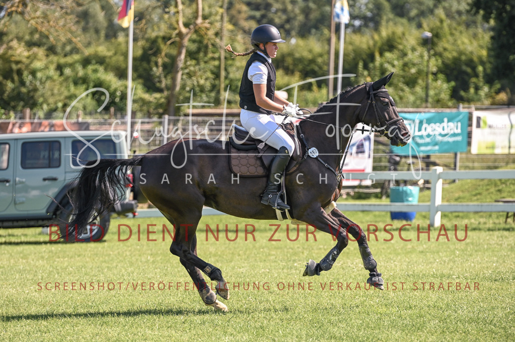 Schugtsche-Düren.2024-06.Stilspringprf.A_-120 | Schugtsche Fotografie - Realisiert mit Pictrs.com