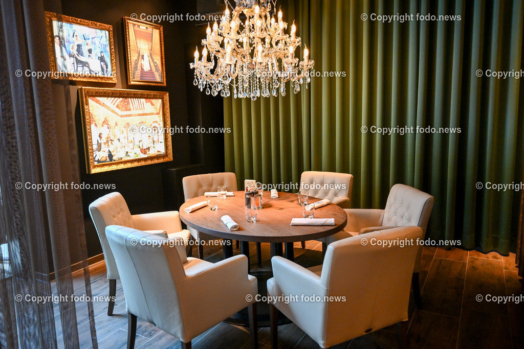 Plus City_ Steakhouse Abaccos_ 18.04.2024-1 | 18.04.2024, Pasching, AUT, Plus City, im Bild Steakhouse Abaccos, Separee