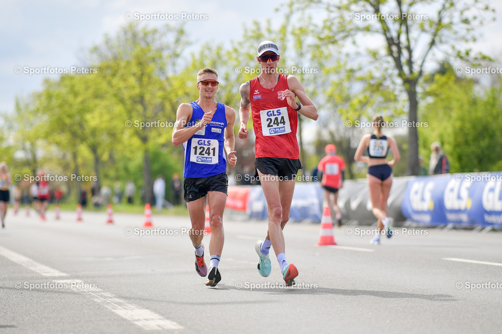 _KP18918_1 | 13.04.2025, xkaix, Leichtathletik Deutsche Meisterschaft 2025, Straßengehen v.l. Jonathan Hilbert (LG Ohra Energie), Christopher Linke (SC Potsdam) - Realisiert mit Pictrs.com