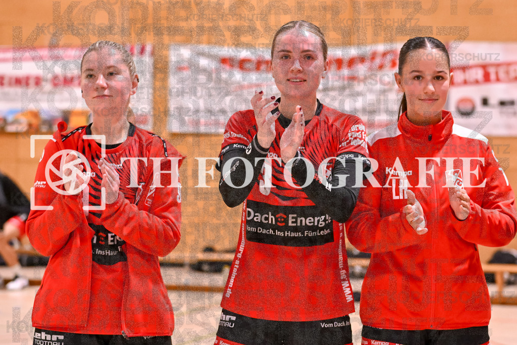 GER, SG Maulburg/Steinen - HSG Dreiland, Frauen-Handball, Oberliga Suedbaden, 3. Spieltag, Saison 2024/2025, 12.10.2024 | Tamara Posovzky (SG Maulburg/Steinen, #09), Leonie Kiefer (SG Maulburg/Steinen, #03), Lena Marie Hlawarschek (SG Maulburg/Steinen, #07)GER, SG Maulburg/Steinen - HSG Dreiland, Frauen-Handball, Oberliga Suedbaden, 3. Spieltag, Saison 2024/2025, 12.10.2024Foto: TH Fotografie/Thomas Hess