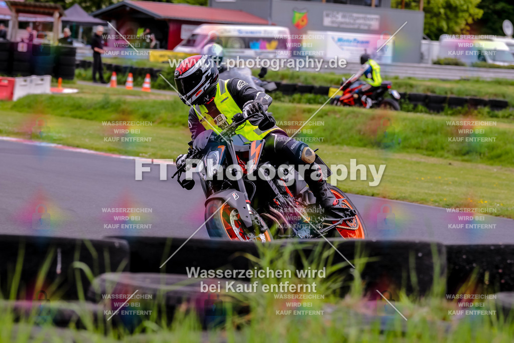 MotoTeamVBK-20587 | Hier findet Ihr Bilder von Touristenfahrten auf der Nürburgring Nordschleife oder von anderen Veranstaltungen die ich besucht habe. Viel Spass beim Durch Schauen 