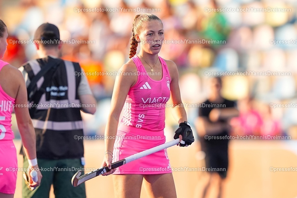 xydrx15082504024 | 15.08.2025, xydrx, Frauen EuroHockey Championship 2025, Halbfinale, Belgien - Deutschland, Sparkassenpark Mönchengladbach: Sophia Schwabe (GER #8)