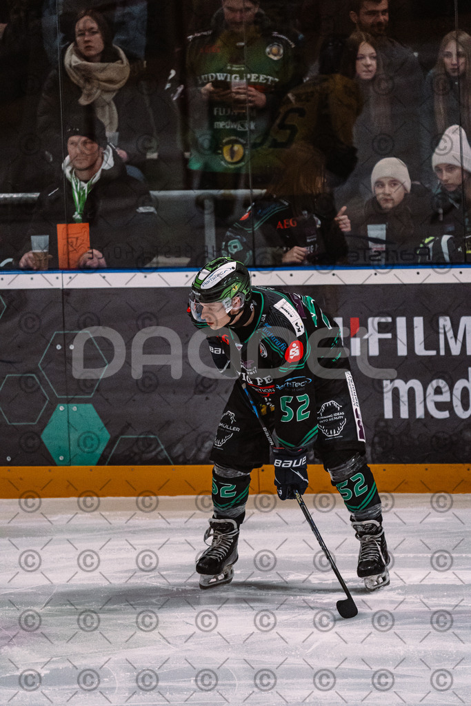 Alligators_vs_Bayreuth_16_01_2026-36 | Höchstadt Alligators Fotogalerie: Eishockey-Action aus Franken. Professionelle Spielfotos, Portraits & Stadionbilder zum Download. Jetzt entdecken! - Realisiert mit Pictrs.com