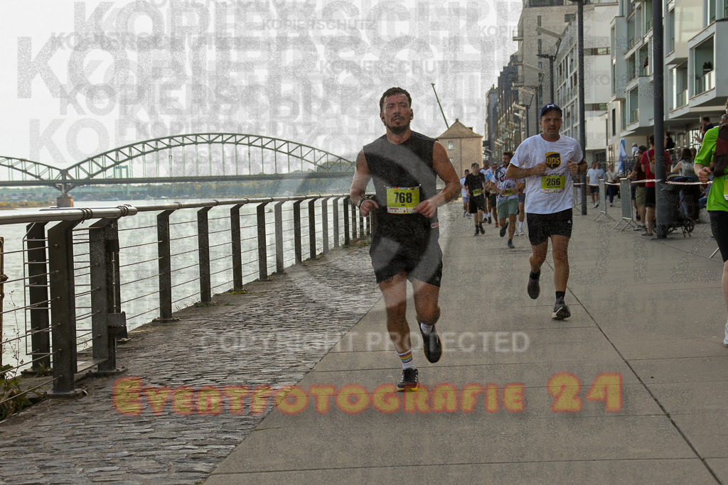 250920_1448_EX1_7694 | Sportfotografie im Rhein-Sieg Kreis, Köln, Bonn, NRW, Rheinland Pfalz, Hessen, etc. Unser Tätigkeitsfeld umfasst den Laufsport vom Volkslauf über den Marathon, Duathlon, Triathon bis zum Ultralauf wie Kölnpfad Ultra oder Schindertrail.