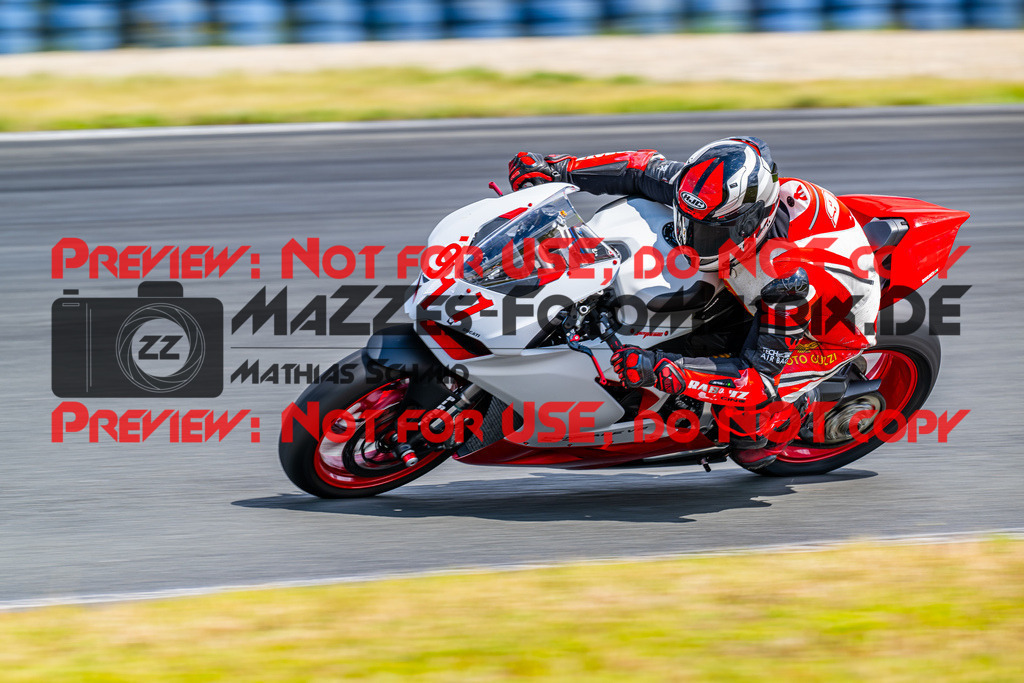 MaZZes_FotoMatrix_240724_6007705_9429 | ROT