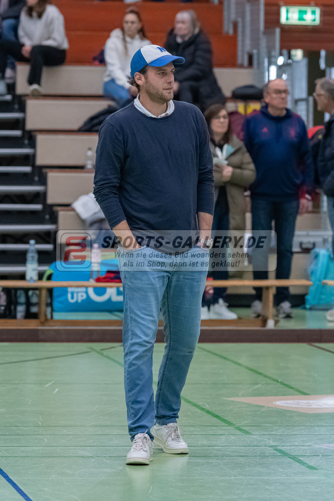 HK_20221126_101660 | 1. Bundesliga ( Halle ) Damen Crefelder HTC - Düsseldorfer HC am 27.11.2022 Crefelder HTC, Krefeld , Nico Sussenburger ( Trainer Düsseldorfer HC )