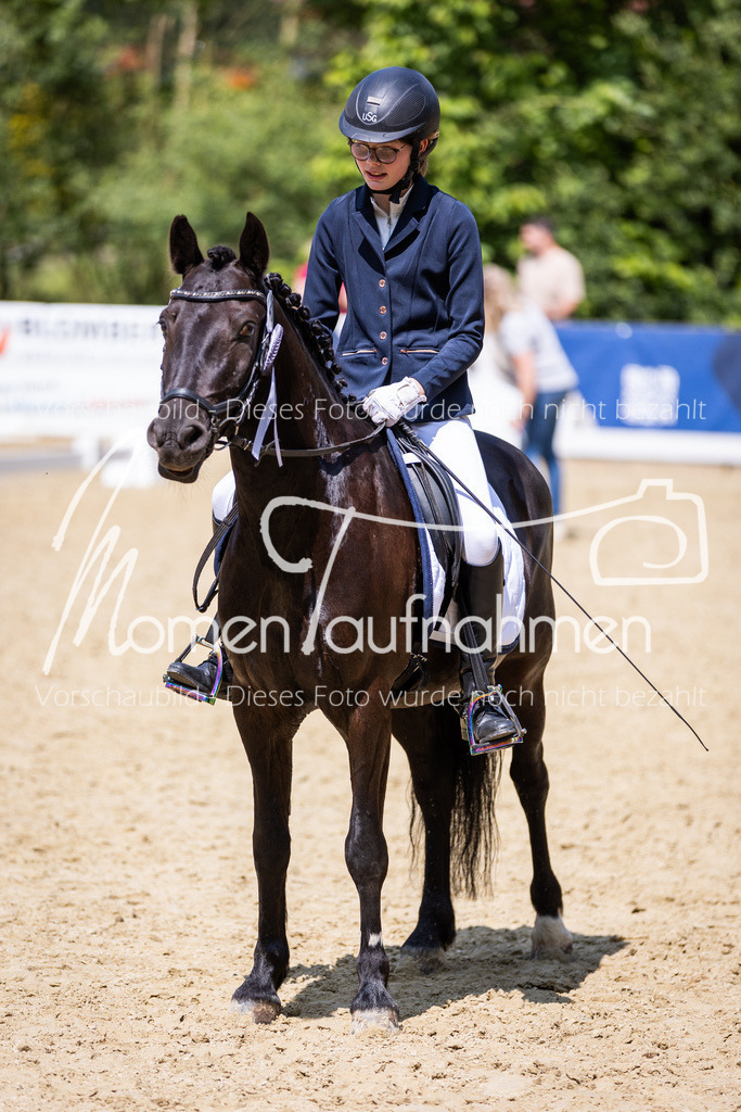 Donop24-EDre-063 | MomenTaufnahmen Pferdesportfotos