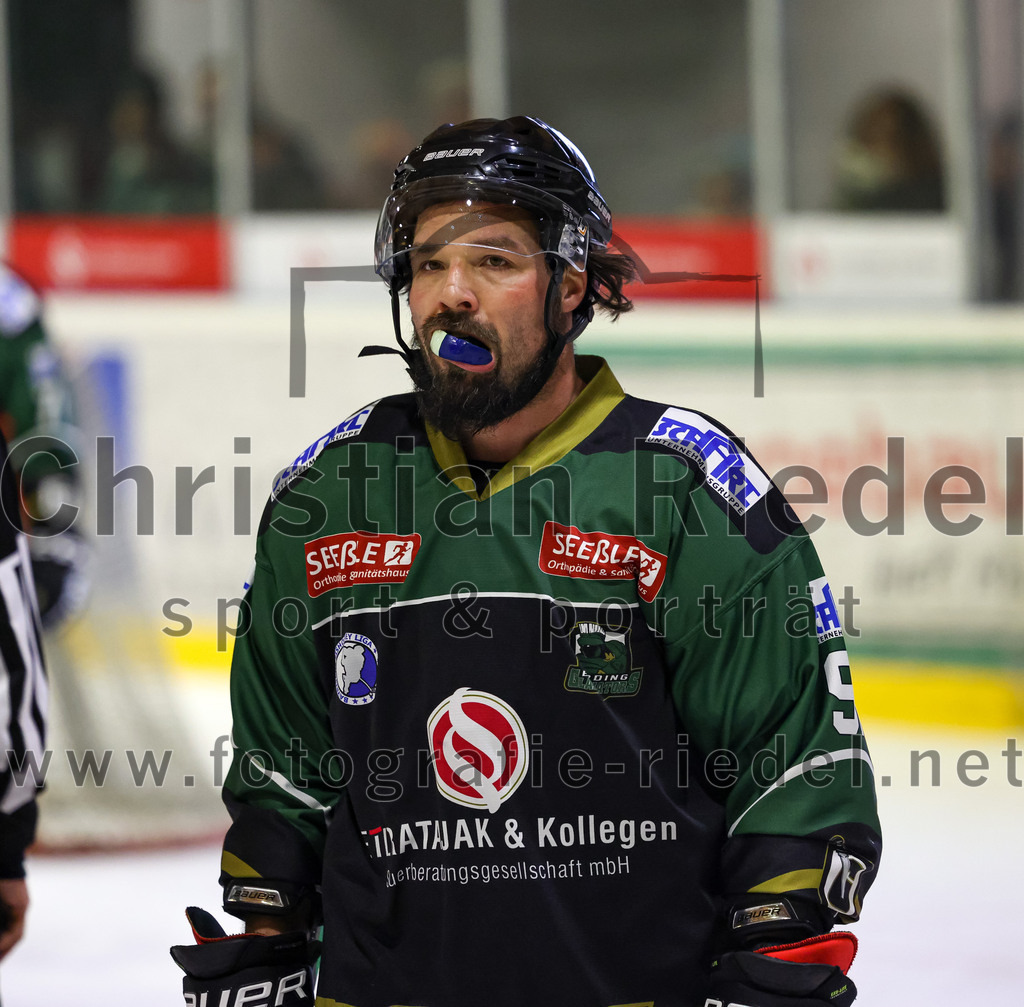 2023-01-22_062_Eishockey_TSV_Erding_gegen_ESC_Dorfen | Erding, Deutschland, 22.01.2023:
Eishockey, Bayernliga 2022 / 2023, 29. Spieltag, TSV Erding gegen ESC Dorfen, Endergebnis: 6:2

Rudolf Lorenz (Erding Gladiators, #91)

Foto: Christian Riedel / fotografie-riedel.net