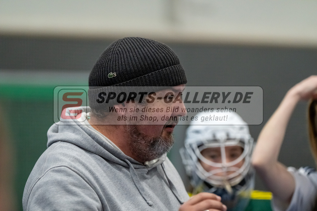 HK_20241201_109440 | 1. Bundesliga Halle Damen Düsseldorfer HC - Schwarz Weiss Köln am 1.12.2024 DHC, Düsseldorf , Mark Spieker ( Trainer Düsseldorfer HC )