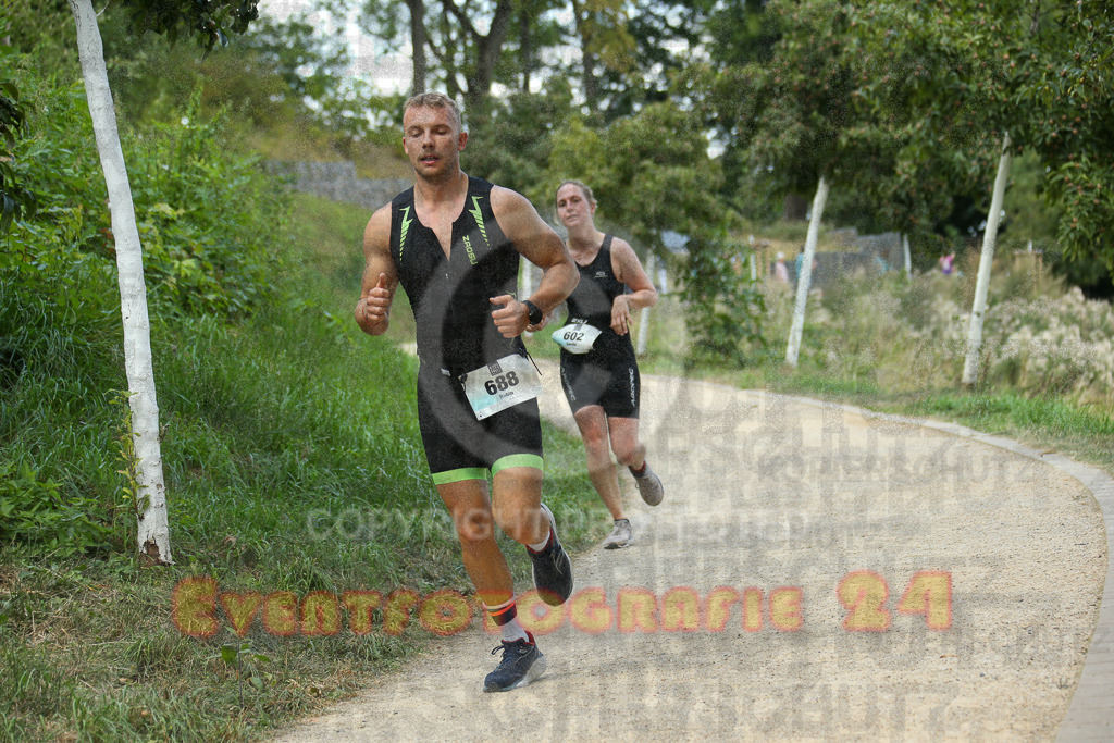 250824_1430_EX1_6485 | Sportfotografie im Rhein-Sieg Kreis, Köln, Bonn, NRW, Rheinland Pfalz, Hessen, etc. Unser Tätigkeitsfeld umfasst den Laufsport vom Volkslauf über den Marathon, Duathlon, Triathon bis zum Ultralauf wie Kölnpfad Ultra oder Schindertrail.