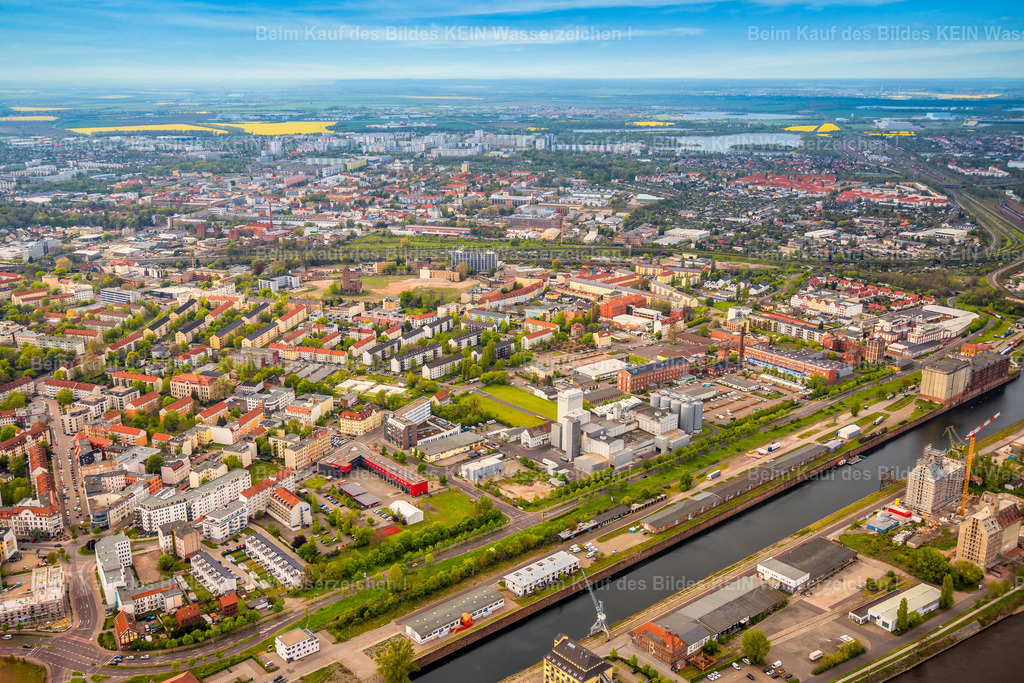 Magdeburg Neustadt Sonepar-3788 | Diese Luftaufnahme entstand aus einem Tragschrauber. Aus mehreren hundert Metern Höhe eröffnet sich ein einzigartiger Blick auf Magdeburg und seine Umgebung – eine Perspektive, die die Größe, Struktur und Vielfalt der Stadt besonders eindrucksvoll zeigt. - Realisiert mit Pictrs.com