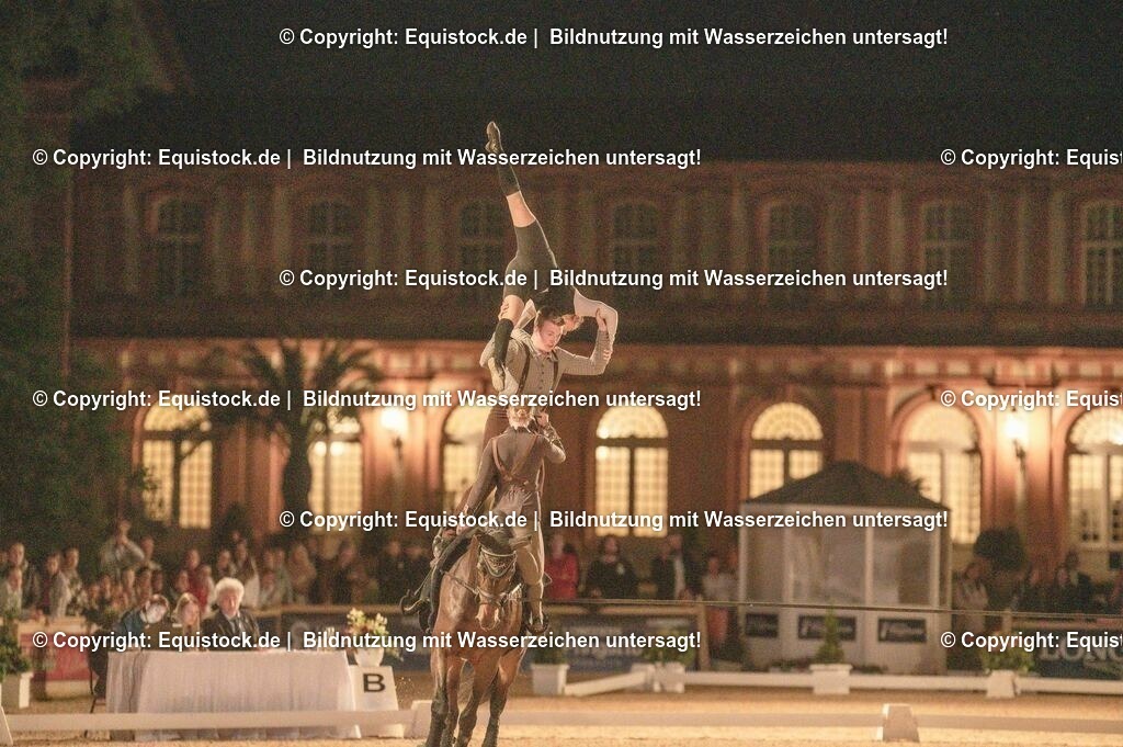 20230527_Voltigieren_NASPA_Flutlicht_1240 | equistock