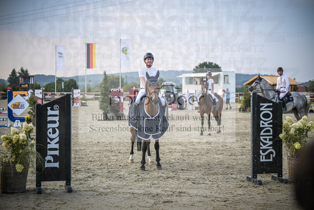 DOS_0253 | Entdecke hochwertige Reitturnierfotos von Foto Oger. Professionell, emotional und authentisch – jetzt Lieblingsmomente im Shop bestellen.Deutschlandweite Turnierfotografie. - Realisiert mit Pictrs.com