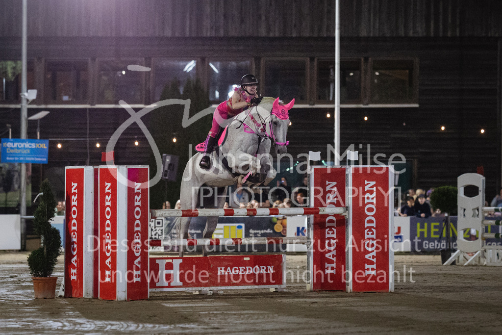 230827_Delbrueck_Kostuem-746 | Deine schönsten Turniermomente als professionelle Fotos! Entdecke hochwertige Pferdesport-Fotografie im Online-Shop. Jetzt Fotos finden & bestellen!