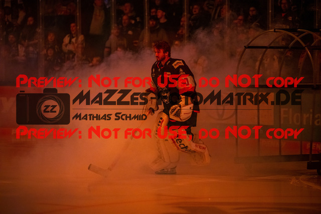 MaZZes_FotoMatrix_221215_6927 | Fotograf Mathias Schmid
Sportfotograf,
Eventfotograf,
Hochzeitsfotograf,
Portraitfotograf