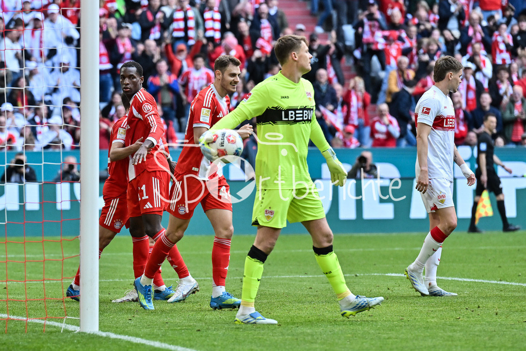 FC Bayern München - VfB Stuttgart | MUNICH, GERMANY - 19. APRIL: Bayern celebrates the goal to makes 1-1 / Tor / Torschuetze / Freude / Happy - Raphael GUERREIRO (FC Bayern Munich 22) - during the Bundesliga Match between FC Bayern Munich vs. VfB Stuttgart at Matchday 30 at Allianz Arena / DFL REGULATIONS PROHIBIT ANY USE OF PHOTOGRAPHS AS IMAGE SEQUENCES AND/OR QUASI-VIDEO