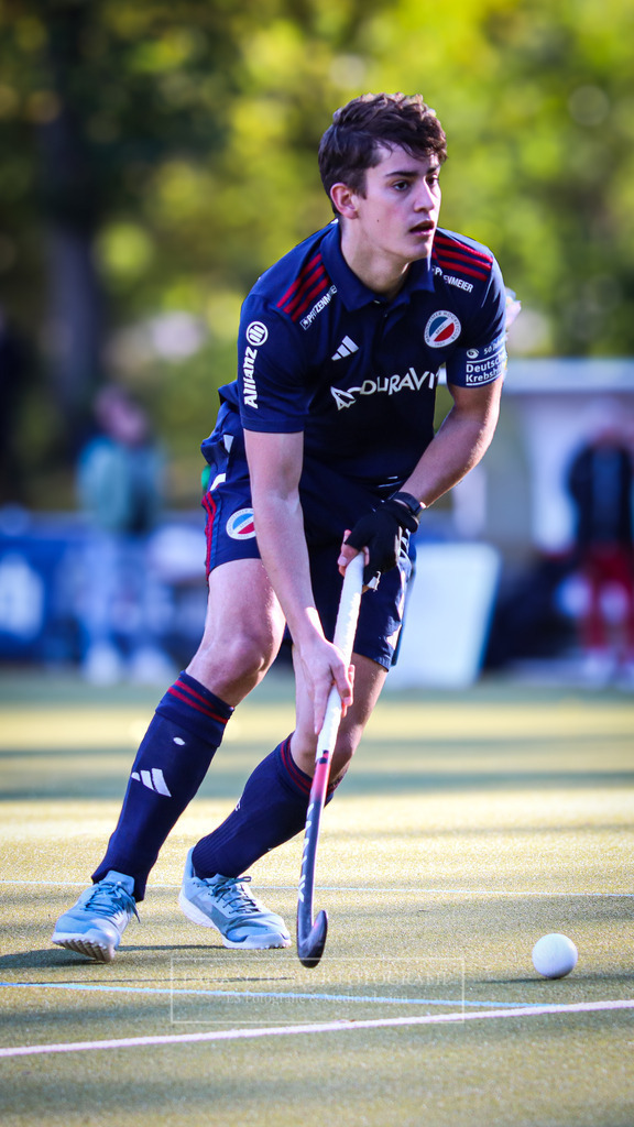 Hugo von Montgelas | Hugo von Montgelas in Köln - RWK-MHC 03.11.24 - Realisiert mit Pictrs.com