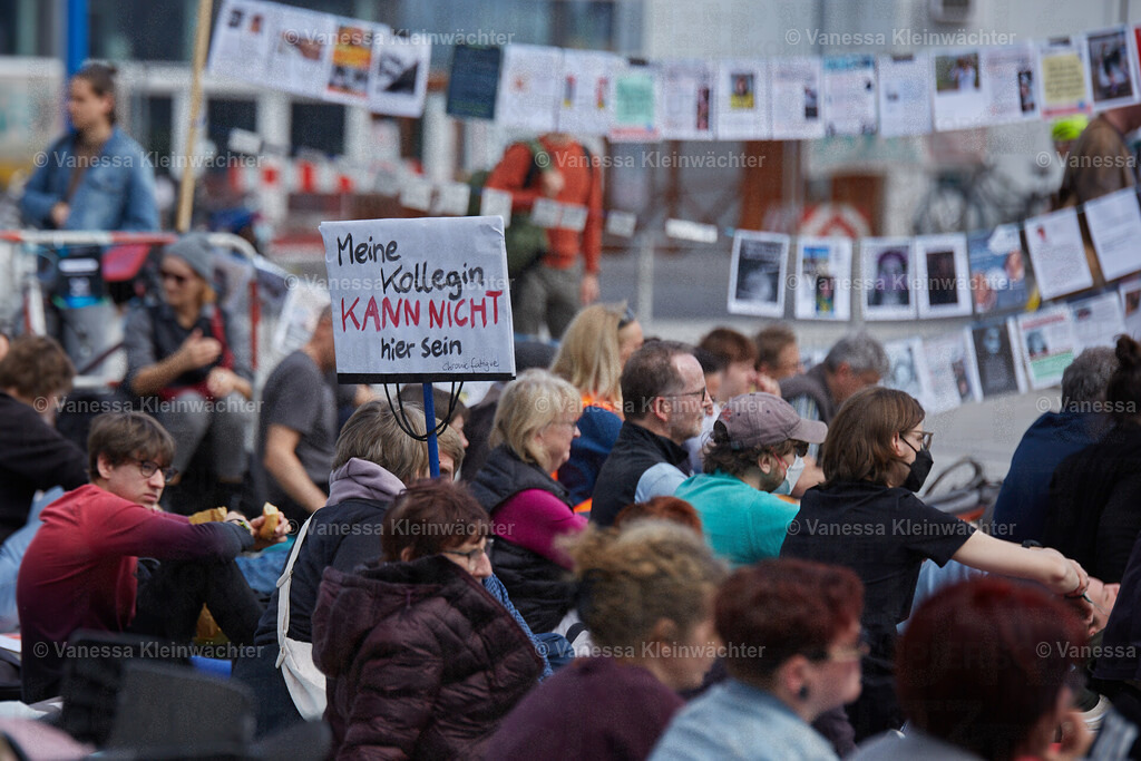 240511 LiegendDemoCFS_Hbf_16 | Vanessa Kleinwächter - Realisiert mit Pictrs.com